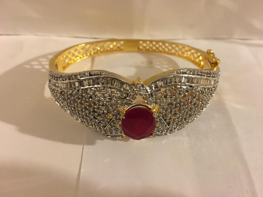 Gold pltd dimond and Ruby beautiful bangle