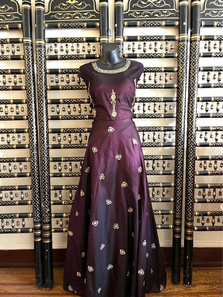 Silk Gown with little decoration size 46 Sr13