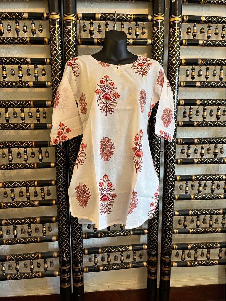 Pure cotton top available sizes 38, 40, 42, 44 Sr22