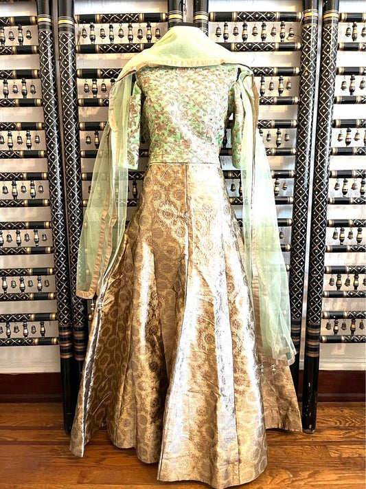 Brocade designer lehnga size 38 Sr8